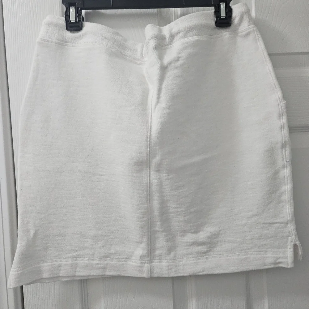 The Black Dog White Terry Skirt. Size L - Picture 5 of 5